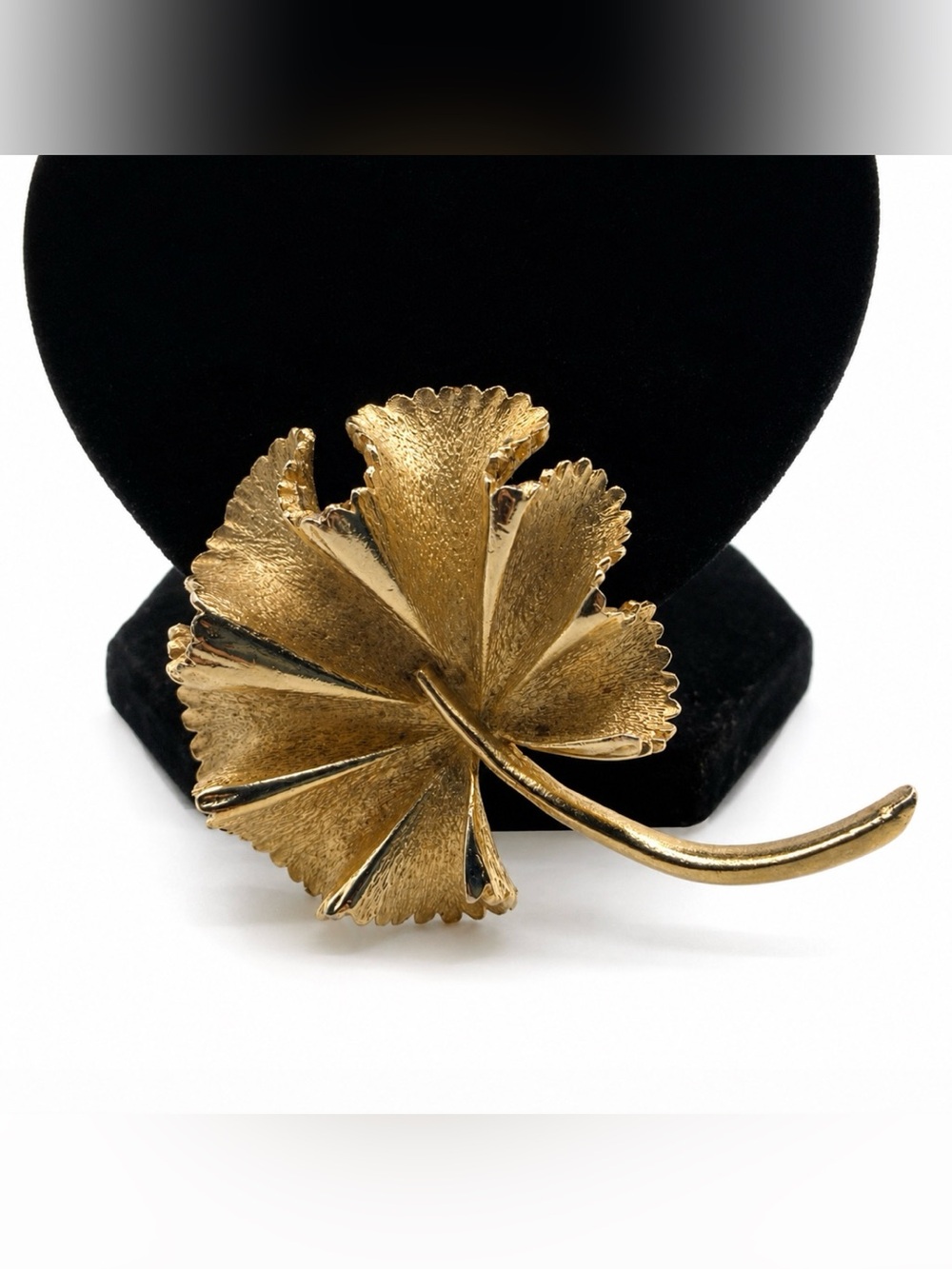 Coro Pegasus Geranium Leaf Pin Brooch Vintage